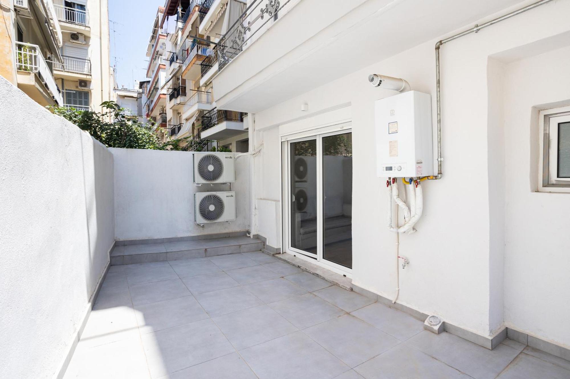 Harmonia Minimal Apartments Thessaloniki Exterior photo